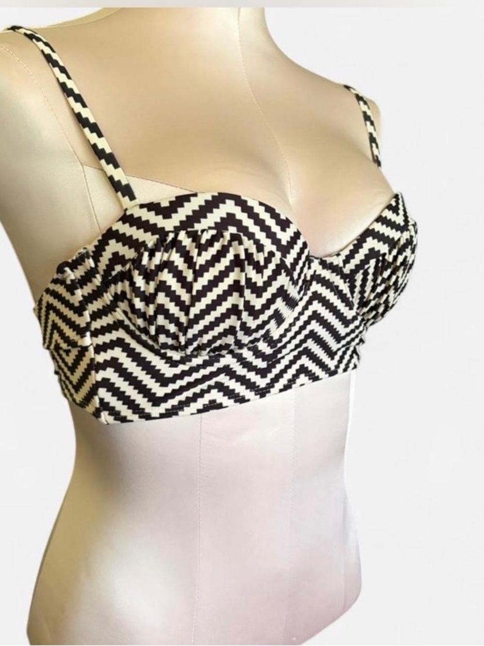 B&W Retro Style Chevron Bikini top